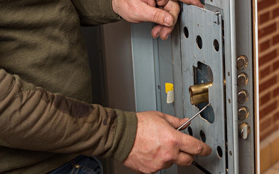 ouvrir une porte de chambre sans clé Meudon